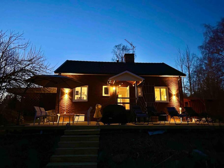 Modernt & Rymligt Sommarhus Pa Landet- Bubbelpool Villa Eskilstuna Exterior foto
