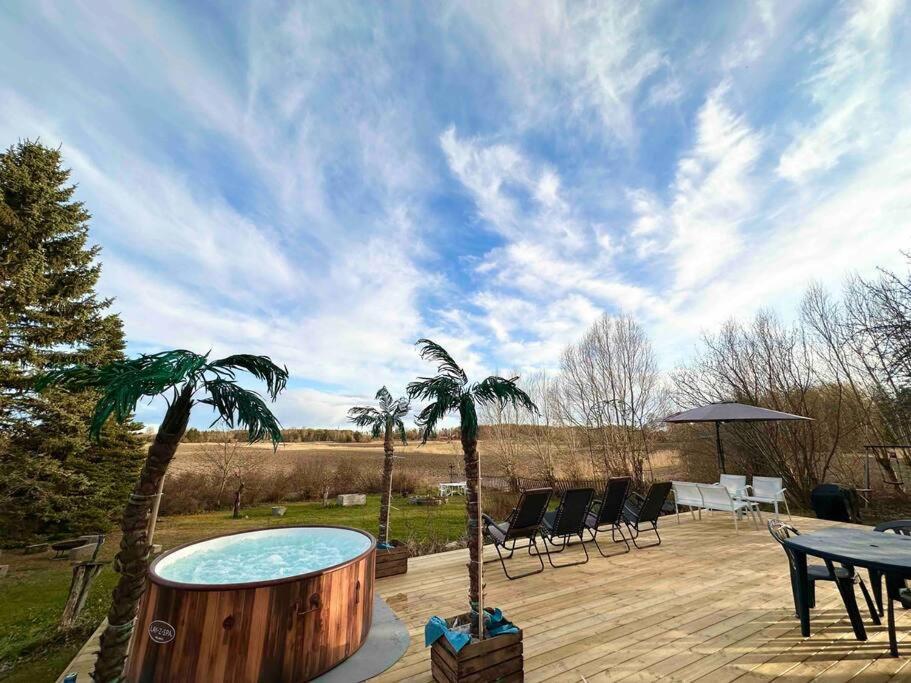 Modernt & Rymligt Sommarhus Pa Landet- Bubbelpool Villa Eskilstuna Exterior foto